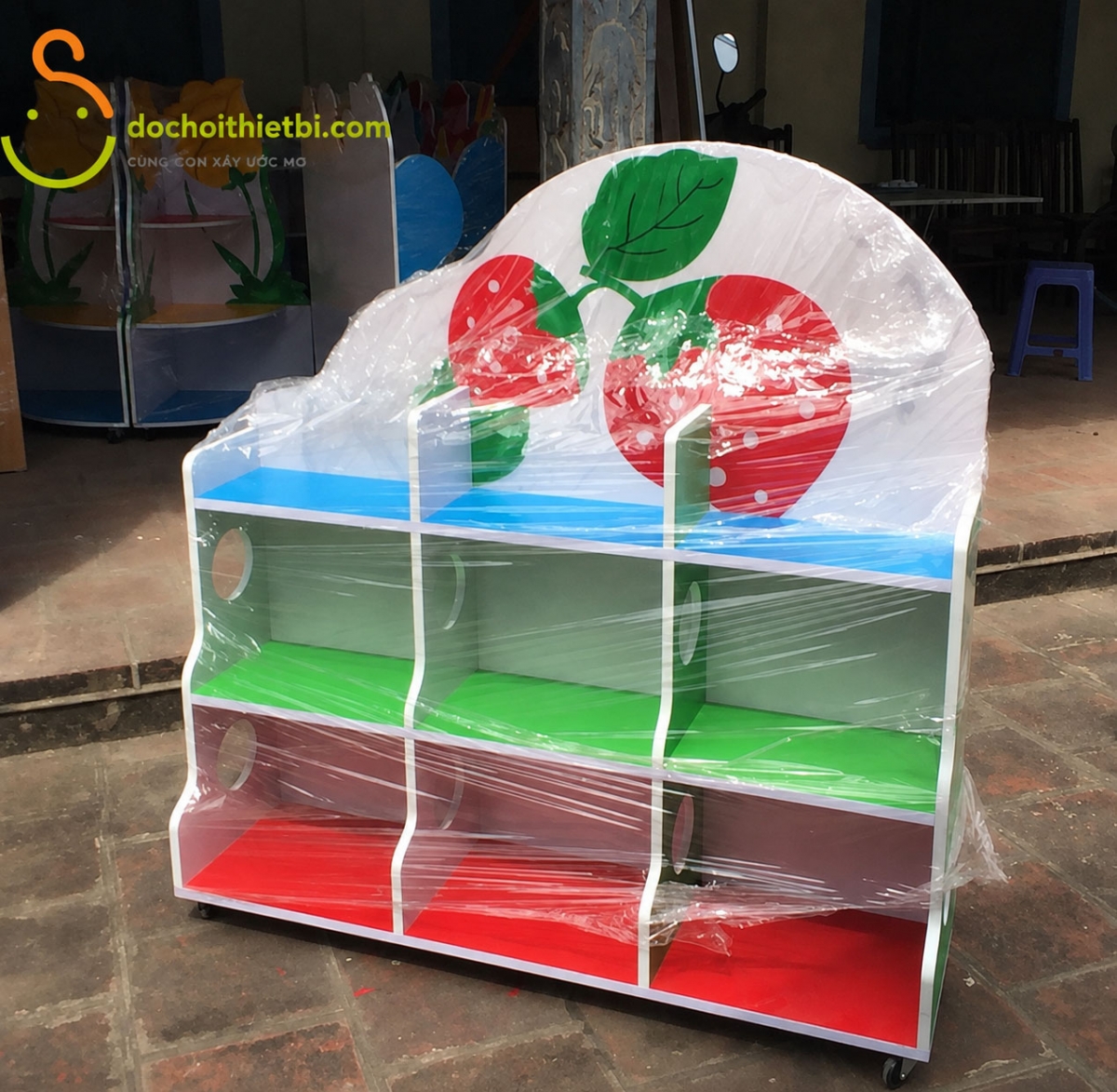 Giá đồ chơi quả dâu tây