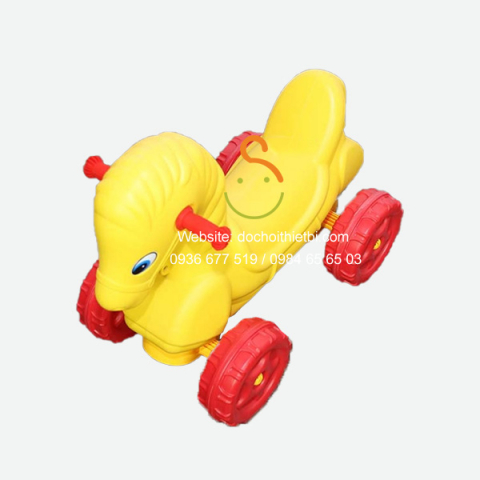 Xe đẩy chòi chân hình ngựa. Ảnh 01
